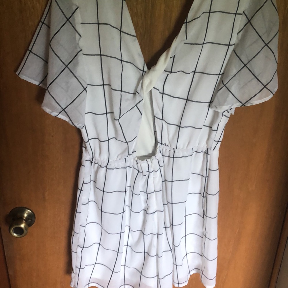 Romper - Picture 2 of 4